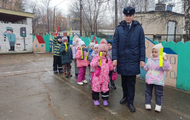 В рамках Всемирного дня ребёнка Госавтоинспекция и Дирекция безопасности дорожного движения провели профилактическую акцию «Возьми ребёнка за руку» В рамках Всемирного дня ребёнка Госавтоинспекция и Дирекция безопасности дорожного движения провели профилактическую акцию «Возьми ребёнка за руку»
