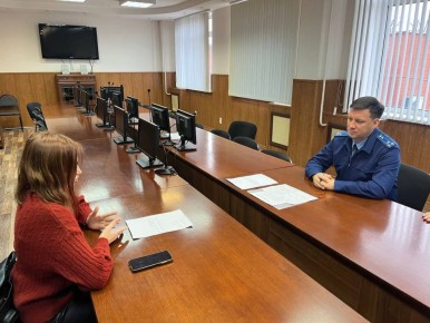 Сегодня, 21 ноября 2025 года, первый заместитель прокурора Ульяновской области Михаил Гриньке провел личный прием студентов ФГБОУ высшего образования «Ульяновский государственный аграрный университет имени Петра Аркадьевича...
