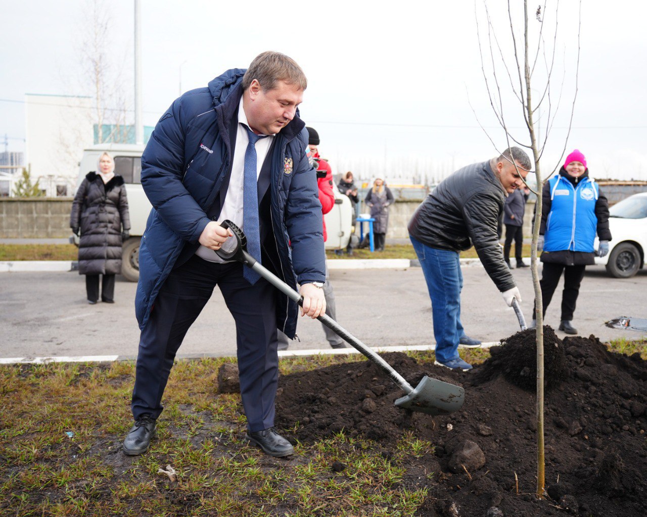 Александр Болдакин: Высадили деревья в строящемся жилом микрорайоне Засвияжского района Александр Болдакин: Высадили деревья в строящемся жилом микрорайоне Засвияжского района