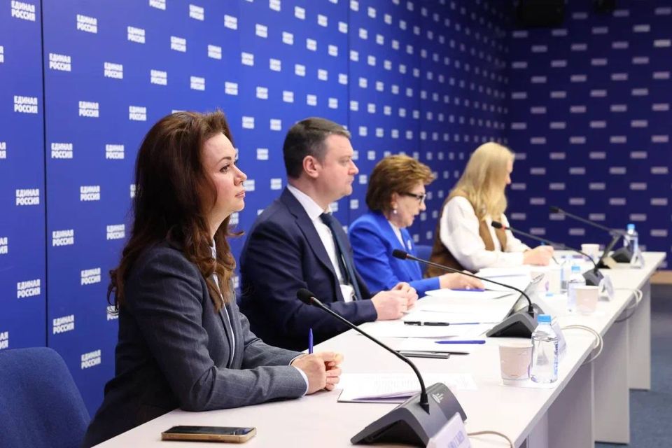 Соцфонд открыл более 940 Центров общения старшего поколения по всей России, гостями которых стали 1,5 миллиона человек