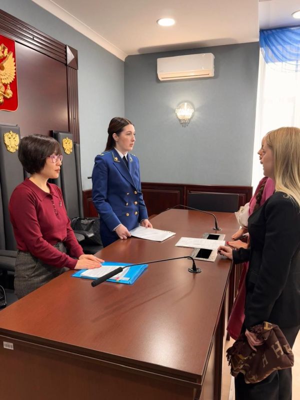 123 Прокурор отдела кадров прокуратуры Ульяновской области Понизяйкина Г.В. и главный специалист отдела кадров прокуратуры области Заводскова Н.П. приняли участие в проведенном на базе ФГБОУ ВО «Саратовская государственная...