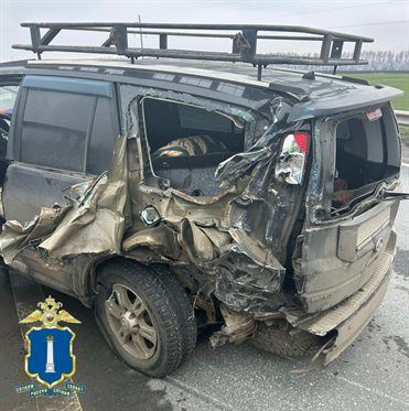 На трассе Цивильск – Ульяновск грузовик врезался в сделавший аварийную остановку автомобиль