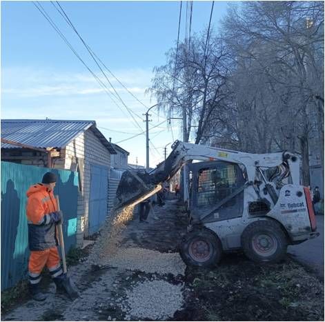 В Ульяновске озеленяют территорию у памятника Нариманову