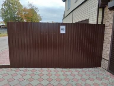 С улиц Ульяновска убирают незаконно размещённые объекты