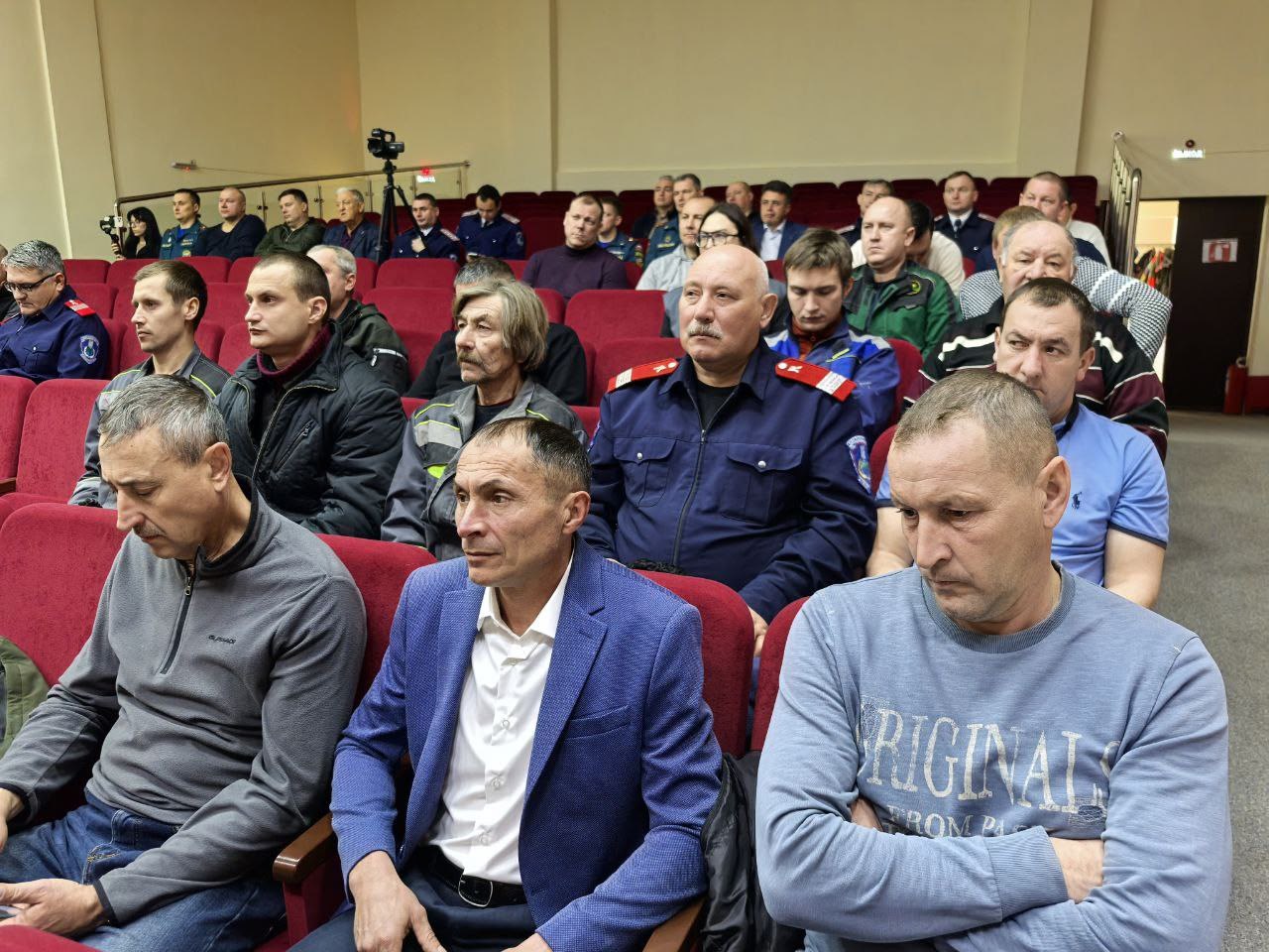 Добровольцы: надежная опора для МЧС России Добровольцы: надежная опора для МЧС России