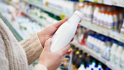 Как выбрать качественный кефир: весь секрет в одной букве на упаковке