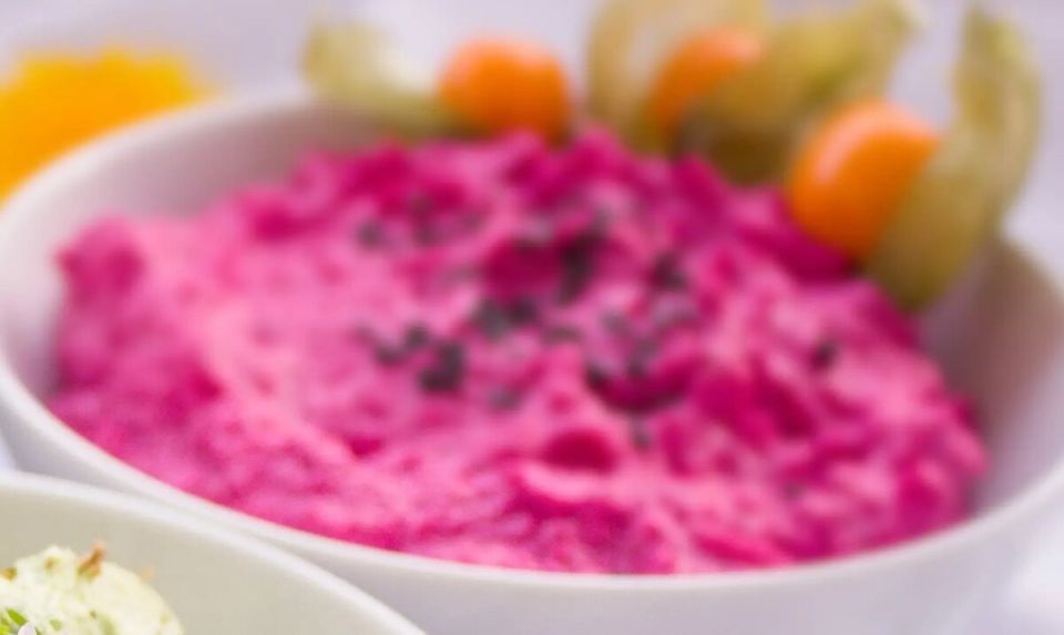 Свекольный салат без майонеза: легкая альтернатива классике на праздничный стол