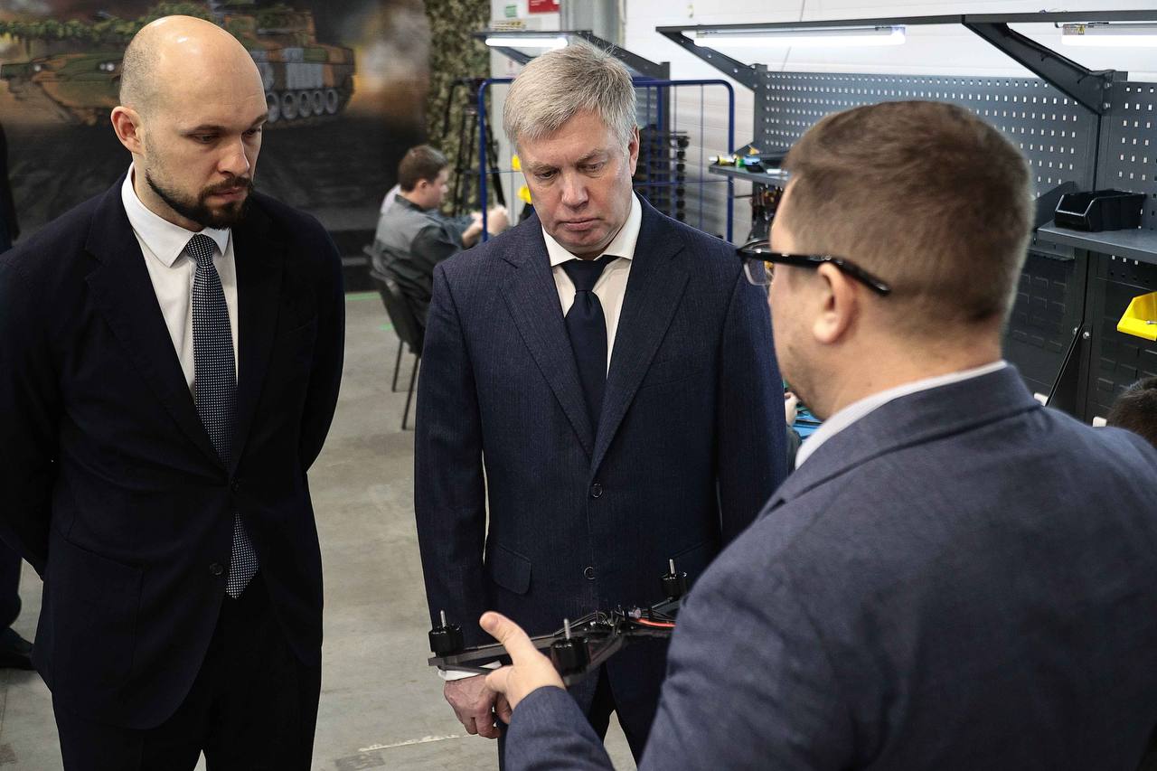 Алексей Русских: Совместно с начальником управления беспилотных систем и робототехники Минпромторга России Алексеем Сердюком осмотрели новую производственную площадку «СКБ Пиранья» Алексей Русских: Совместно с начальником управления беспилотных систем и робототехники Минпромторга России Алексеем Сердюком осмотрели новую производственную площадку «СКБ Пиранья»