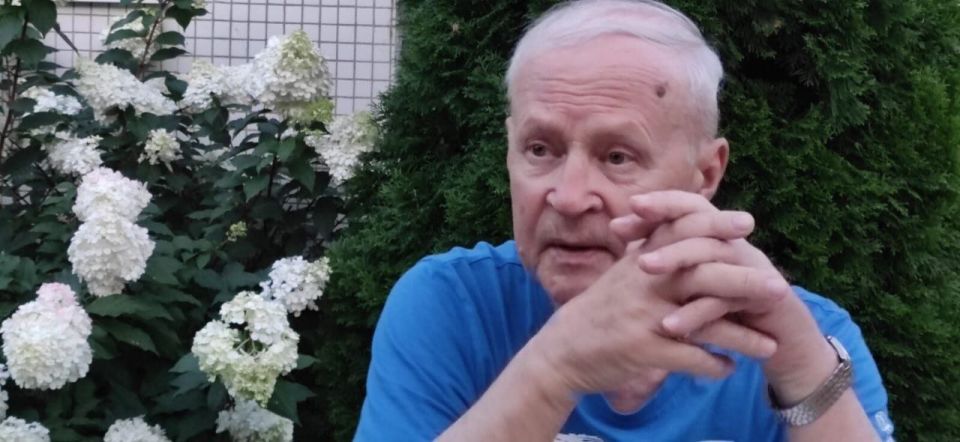 Сегодня легенда ульяновского радио- и телеэфира Александр Тихонов принимает поздравления с 85 летним юбилеем Сегодня легенда ульяновского радио- и телеэфира Александр Тихонов принимает поздравления с 85 летним юбилеем