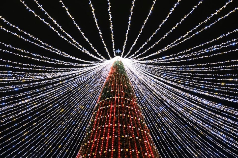 В Ульяновске к 10 декабря завершат новогоднее оформление улиц и общественных пространств