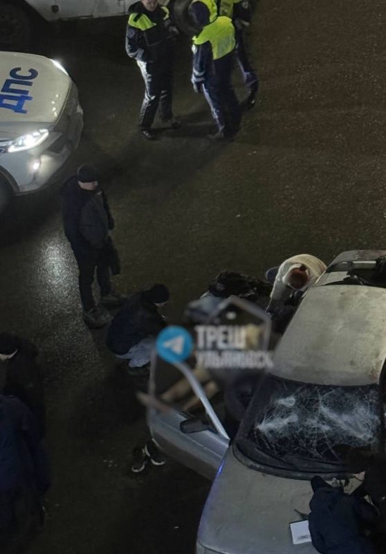 «Прохожие увидели торчащие из «десятки» ноги»: в Ульяновске в припаркованной машине нашли мёртвого 28-летнего парня