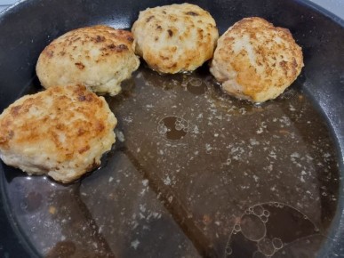 Этот секретный ингредиент сделает ваши котлеты в 100 раз вкуснее — вы не поверите, что это