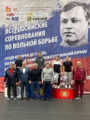 Ульяновские спортсменки завоевали бронзовые медали на Всероссийских соревнованиях по вольной борьбе!