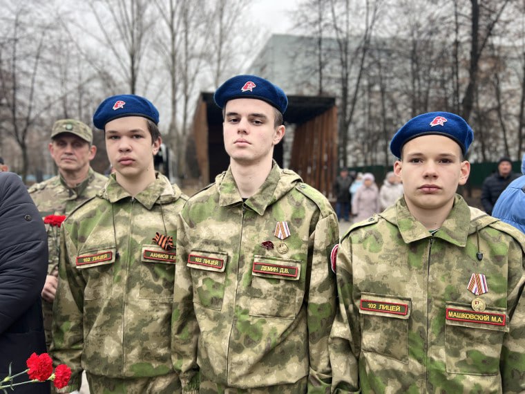 В Ульяновске открыли бюст Герою России Максиму Михайлову В Ульяновске открыли бюст Герою России Максиму Михайлову