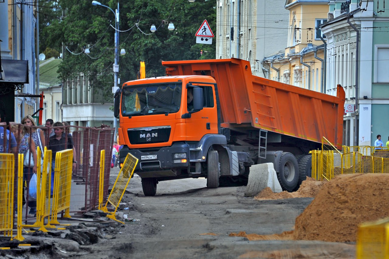 «Это недопустимо»: Болдакин потребовал от строителей прекратить вывоз грязи на улицы Ульяновска