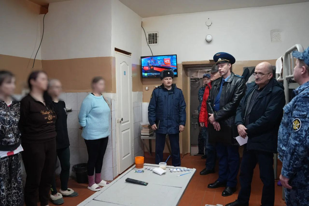 Помощник прокурора Ульяновской области по надзору за соблюдением законов при исполнении уголовных наказаний Калинкин Н.Г. при участии членов региональной Общественной наблюдательной комиссии провел проверку соблюдения... Помощник прокурора Ульяновской области по надзору за соблюдением законов при исполнении уголовных наказаний Калинкин Н.Г. при участии членов региональной Общественной наблюдательной комиссии провел проверку соблюдения...