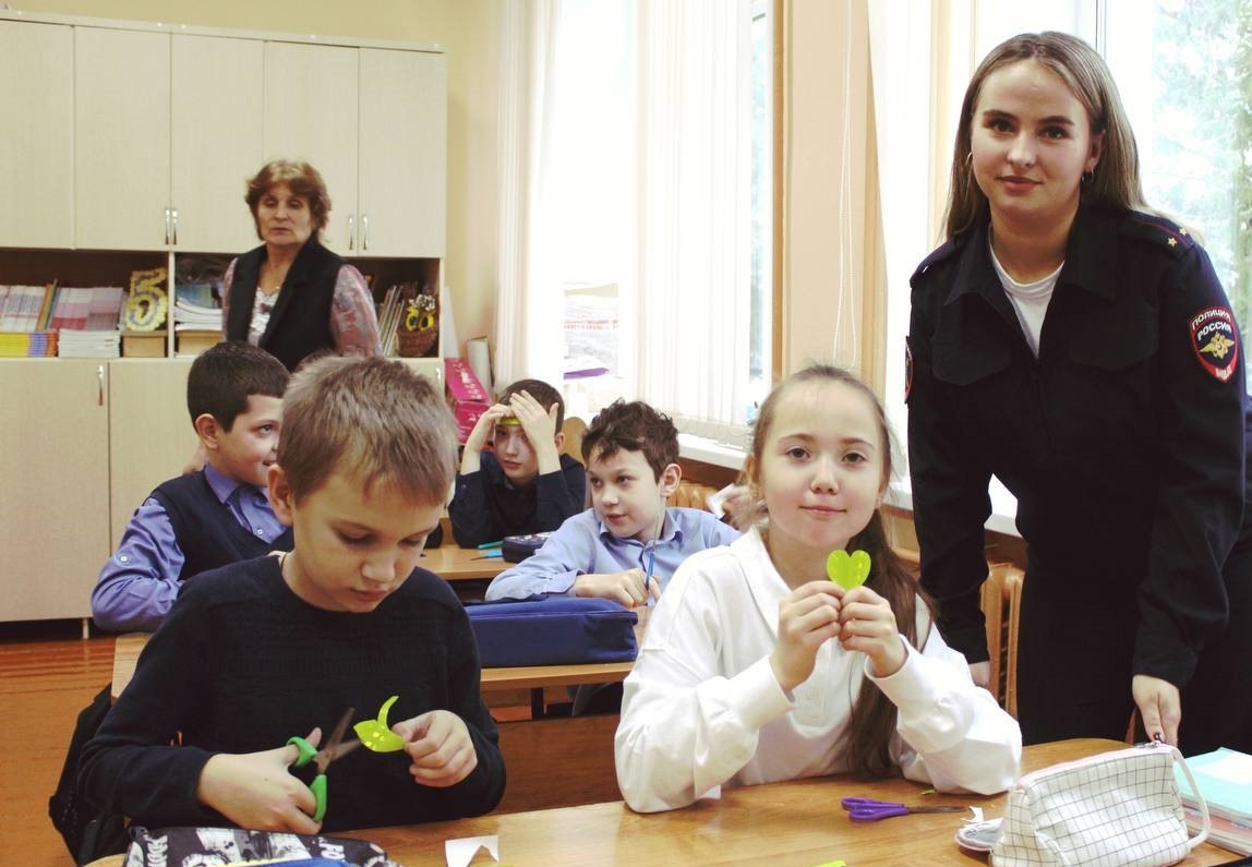 «Мастерские дорожной безопасности» по изготовлению световозвращающих элементов развернулись в образовательных организациях региона «Мастерские дорожной безопасности» по изготовлению световозвращающих элементов развернулись в образовательных организациях региона