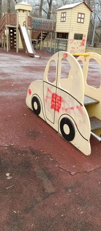 Ульяновский сквер возле ДК имени 1 Мая восстановят после действий вандалов