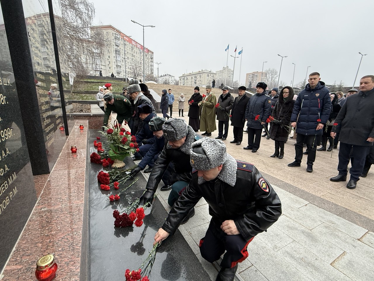 Ульяновские полицейские и общественники почтили минутой молчания память погибших героев Отечества