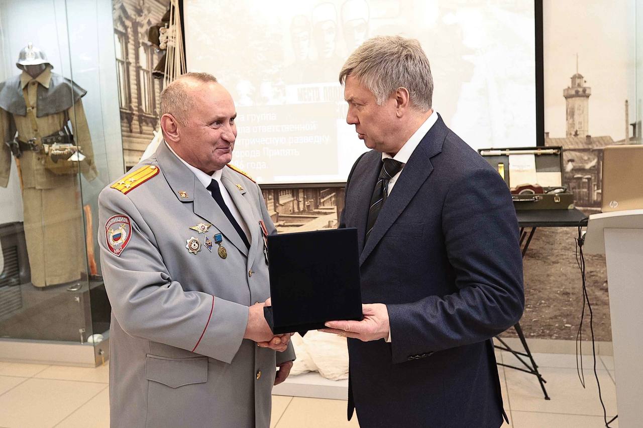 В Ульяновске в День Героев Отечества открылась выставка «Чернобыль. Они были первыми» В Ульяновске в День Героев Отечества открылась выставка «Чернобыль. Они были первыми»