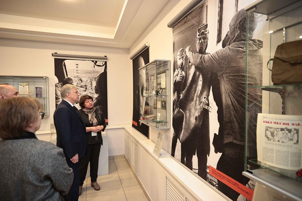 В Ульяновске в День Героев Отечества открылась выставка «Чернобыль. Они были первыми» В Ульяновске в День Героев Отечества открылась выставка «Чернобыль. Они были первыми»