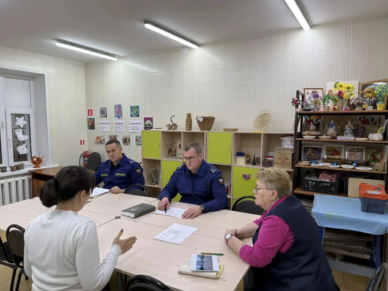 Начальник управления по надзору за исполнением федерального законодательства прокуратуры области Кузяшин Д.В. провел выездной личный прием работников ОГКУ СО МЦР «Подсолнух» Начальник управления по надзору за исполнением федерального законодательства прокуратуры области Кузяшин Д.В. провел выездной личный прием работников ОГКУ СО МЦР «Подсолнух»