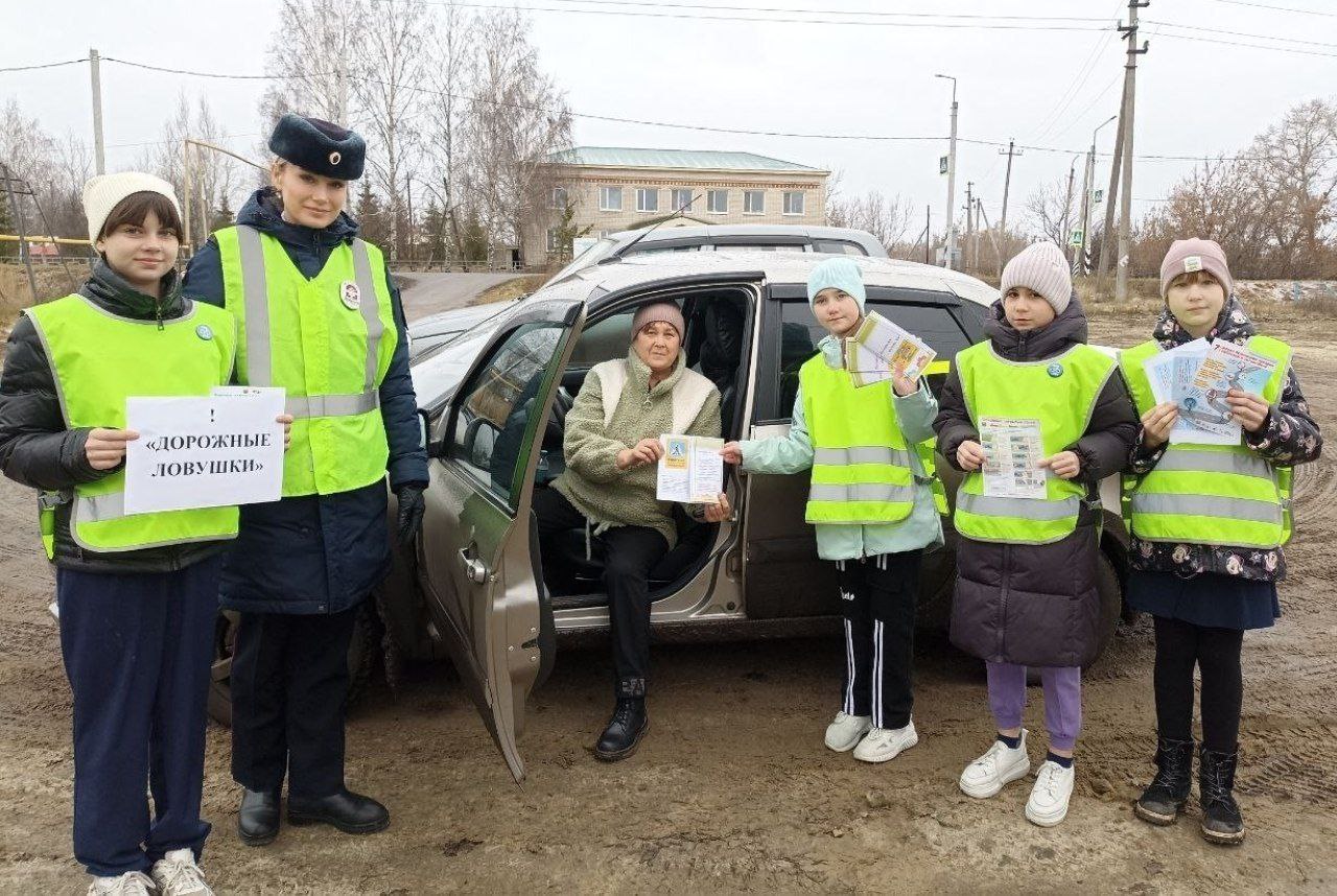 Сотрудники Госавтоинспекции и общественность региона рекомендуют водителям быть особенно внимательными и осторожными на дороге в зимнее время Сотрудники Госавтоинспекции и общественность региона рекомендуют водителям быть особенно внимательными и осторожными на дороге в зимнее время