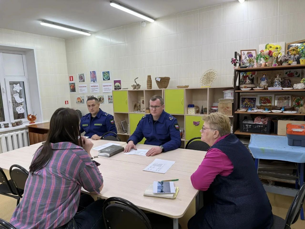 Начальник управления по надзору за исполнением федерального законодательства прокуратуры области Кузяшин Д.В. провел выездной личный прием работников ОГКУ СО МЦР «Подсолнух» Начальник управления по надзору за исполнением федерального законодательства прокуратуры области Кузяшин Д.В. провел выездной личный прием работников ОГКУ СО МЦР «Подсолнух»