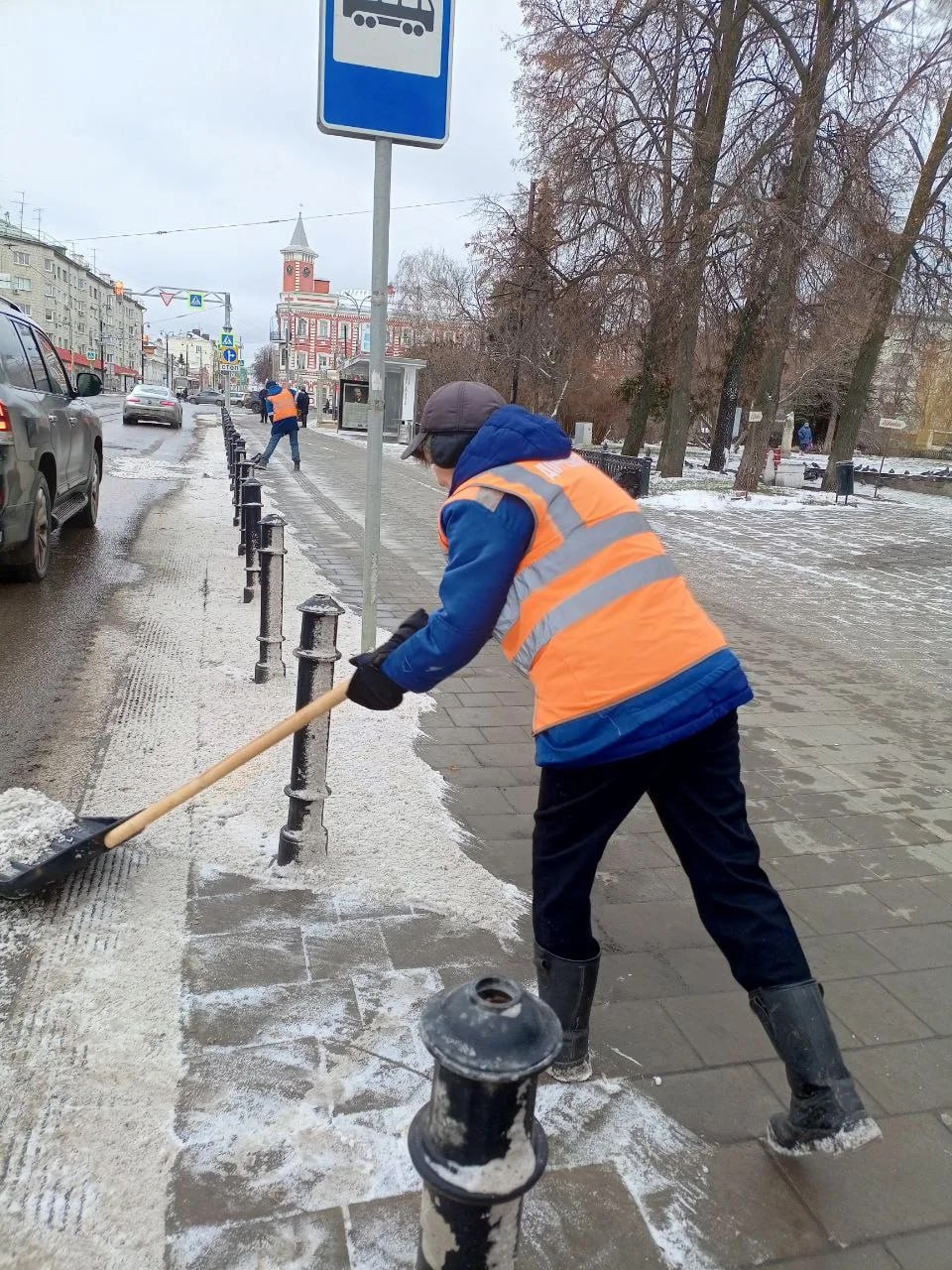 Ульяновские дорожники поддерживают в порядке городские тротуары Ульяновские дорожники поддерживают в порядке городские тротуары