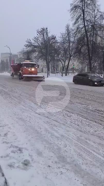Снегоуборочная техника сегодня — главная на любой дороге!