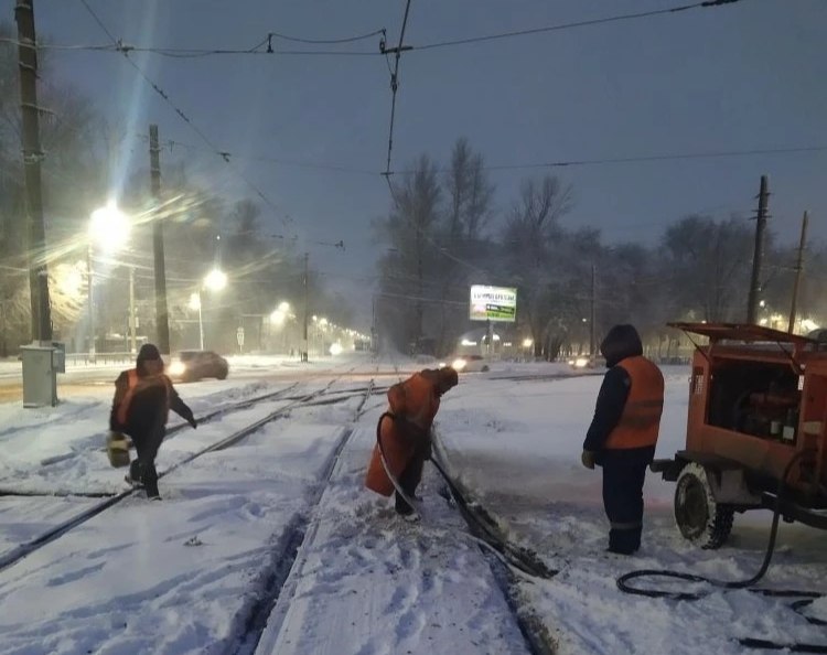 Информация о приближающемся сильном снегопаде не стала для нас неожиданностью Информация о приближающемся сильном снегопаде не стала для нас неожиданностью