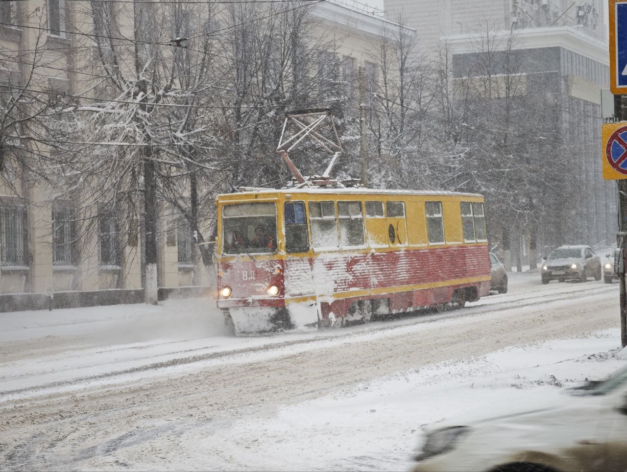 Свежевыпавший снег — идеальная добыча для вихревого снегочиста Свежевыпавший снег — идеальная добыча для вихревого снегочиста