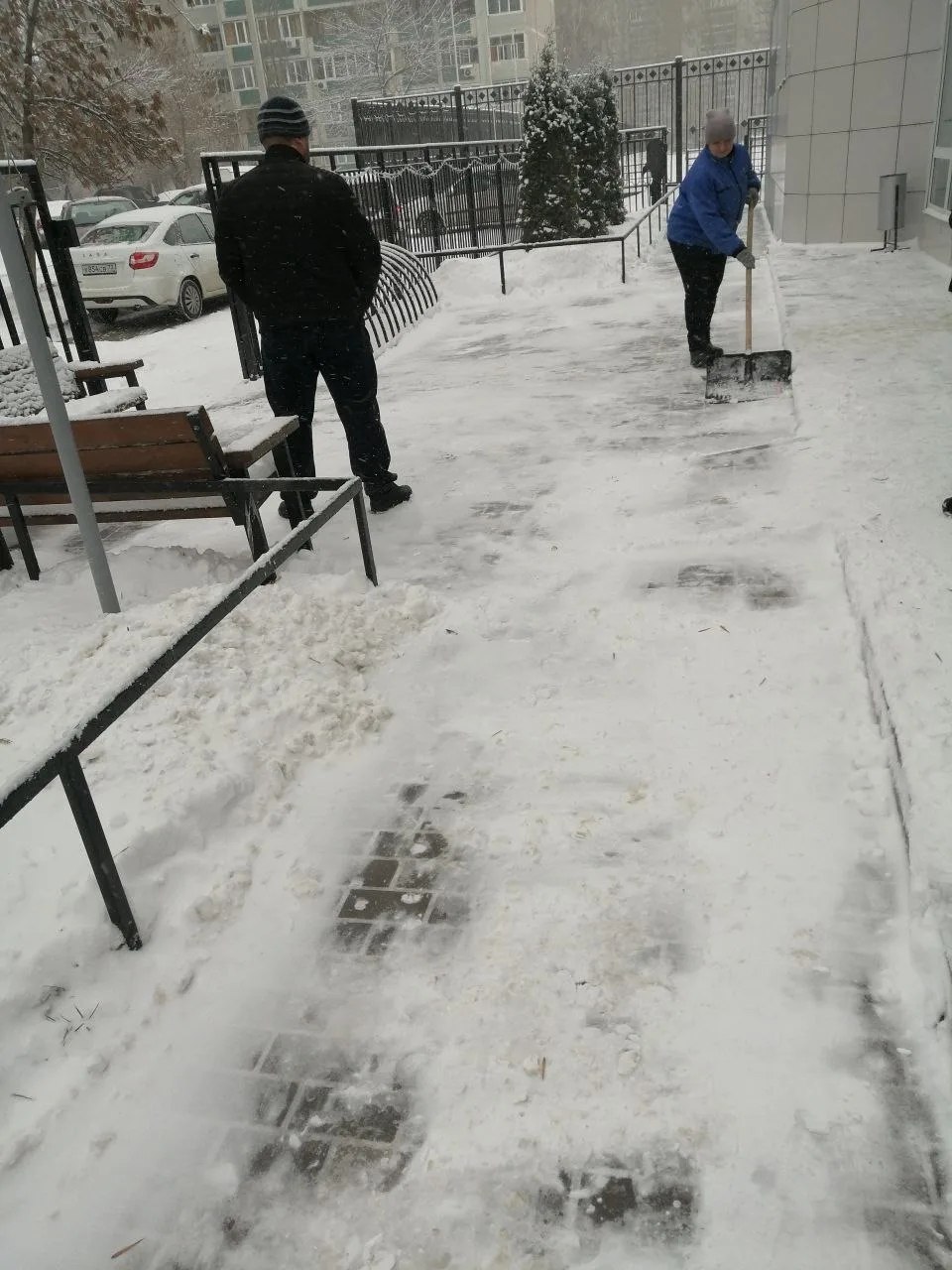 Непогода вносит коррективы в работу всех отраслей