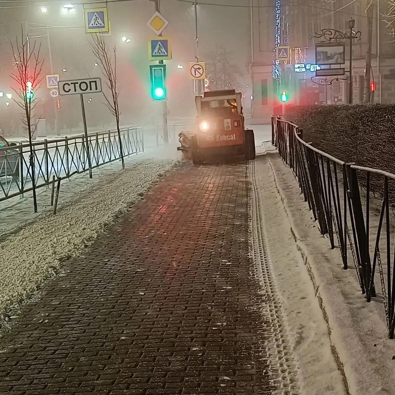 Александр Болдакин: Устраняем последствия первого серьёзного снегопада Александр Болдакин: Устраняем последствия первого серьёзного снегопада
