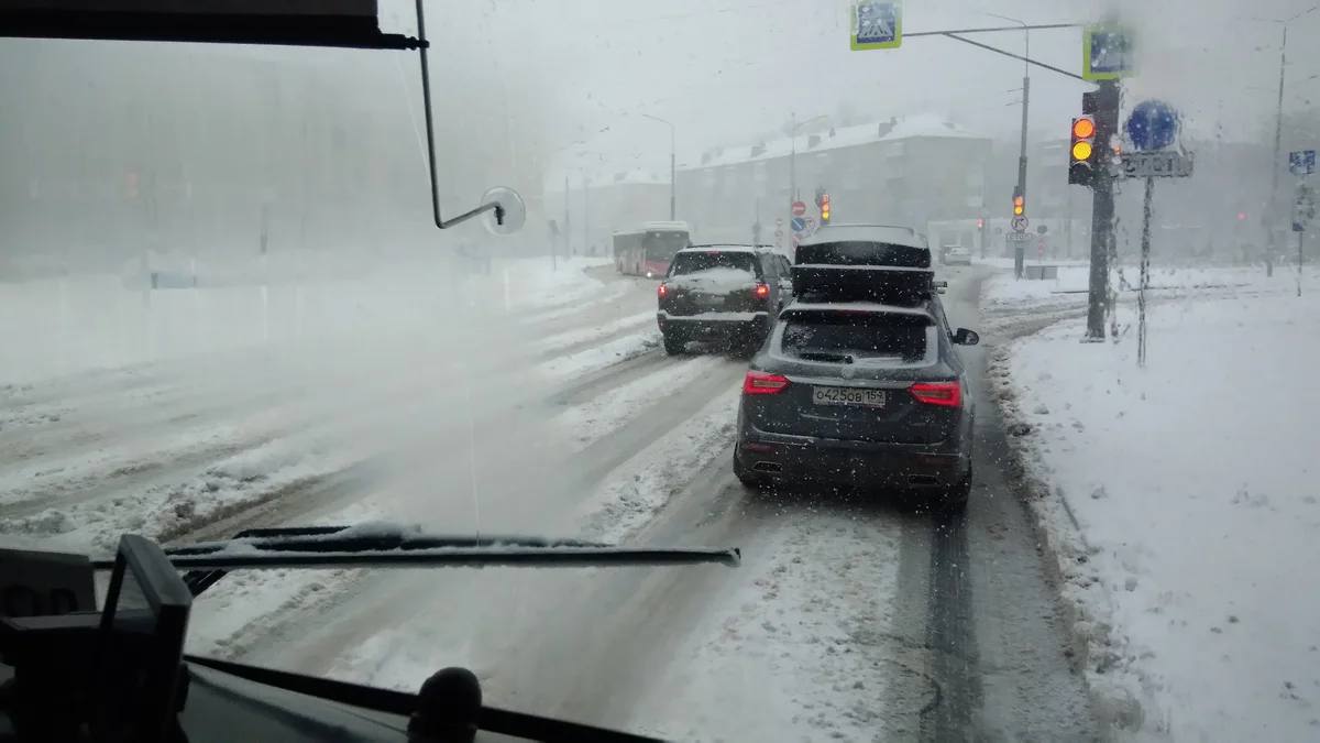 ГУ МЧС Ульяновской области предупреждает о сильном ветре и снежных заносах