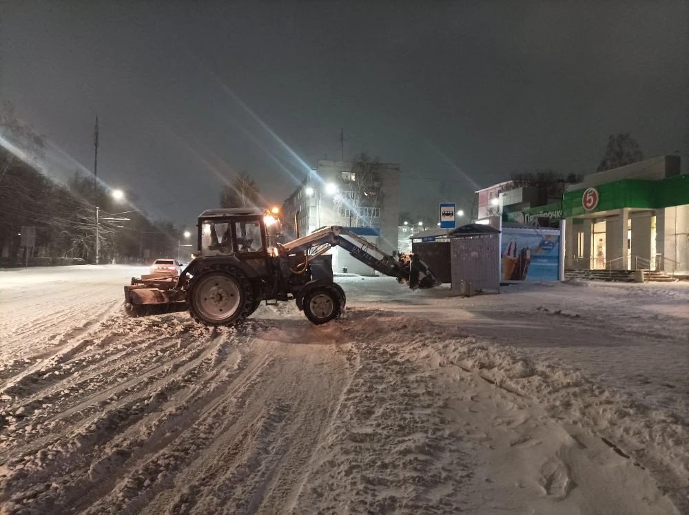 За сутки с улиц Ульяновска вывезли 36 самосвалов снега За сутки с улиц Ульяновска вывезли 36 самосвалов снега