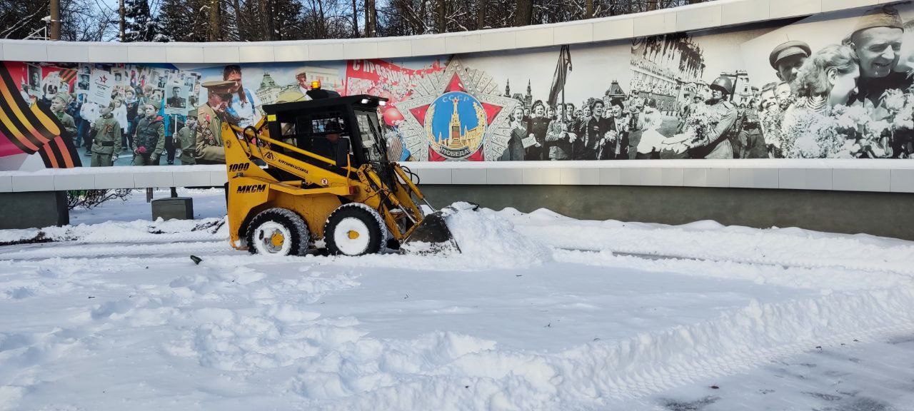В Ульяновск наконец пришла настоящая зима — со снегом, белыми деревьями и всей декабрьской красотой В Ульяновск наконец пришла настоящая зима — со снегом, белыми деревьями и всей декабрьской красотой