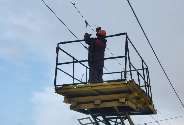 Устранили последствия порывов ветра Устранили последствия порывов ветра