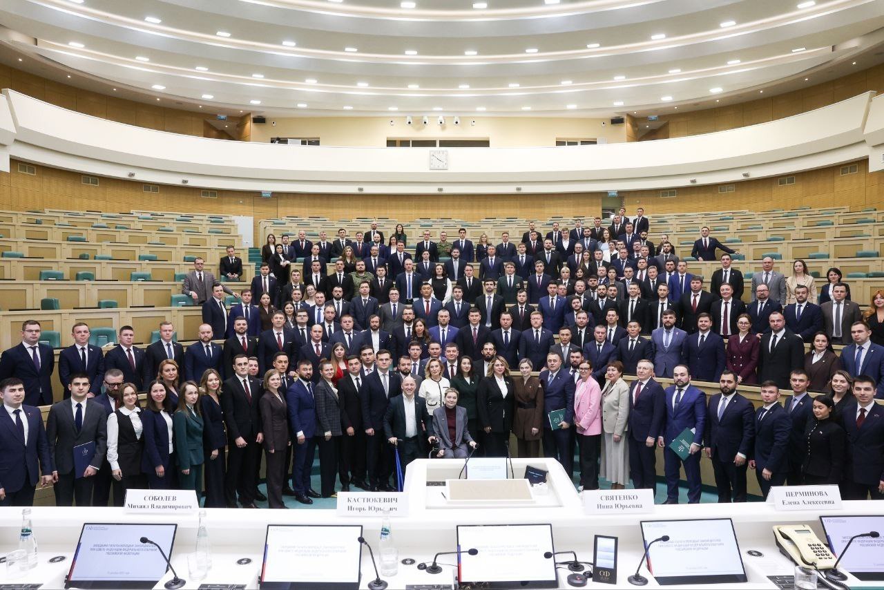 Председатель Гордумы Илья Ножечкин предложил решение проблемы недостатка земель для строительства приютов для животных на федеральном уровне