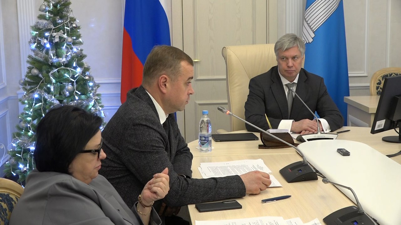 Проблемы, требующие незамедлительного решения, попали на стол к губернатору — Алексей Русских провёл очередной личный приём по вопросам граждан