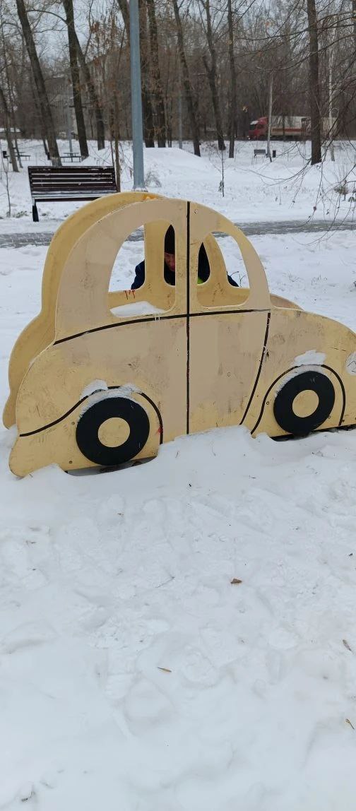 В сквере возле ДК 1 Мая усилили систему видеонаблюдения после действий вандалов В сквере возле ДК 1 Мая усилили систему видеонаблюдения после действий вандалов