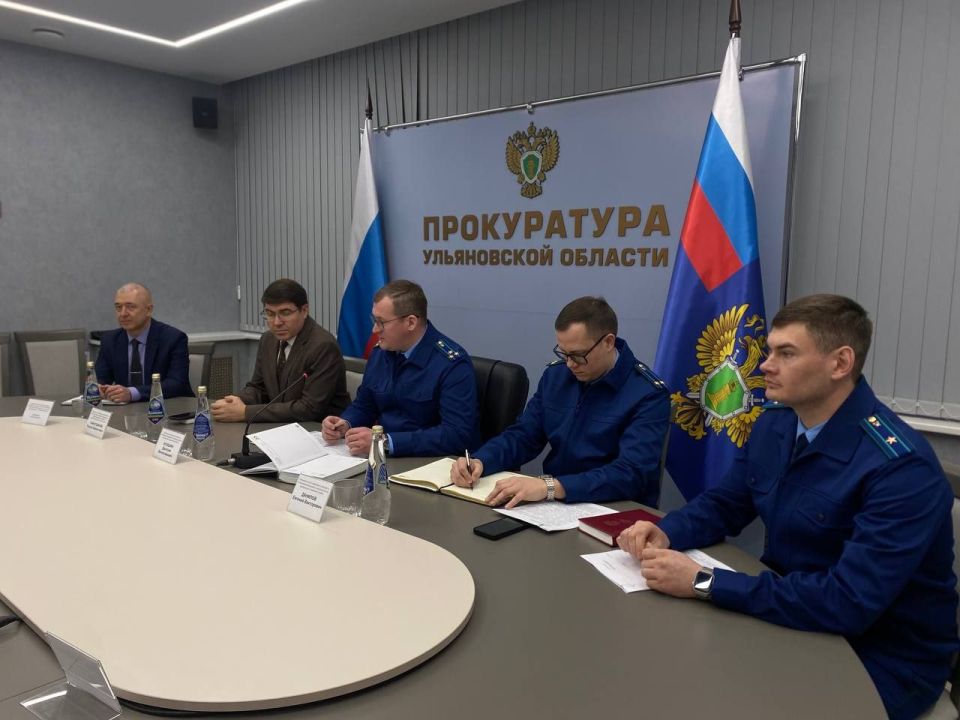 Под председательством начальника Управления по надзору за исполнением федерального законодательства прокуратуры Ульяновской области Кузяшина Д.В. состоялось заседание межведомственной рабочей группы по защите прав...