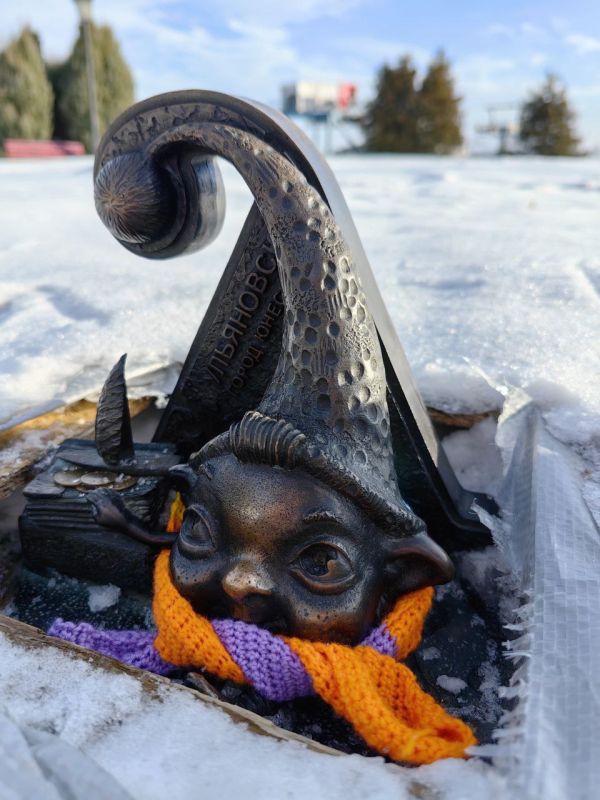 Многодетная семья Витковских подарила яркие зимние наряды ульяновским колобкам