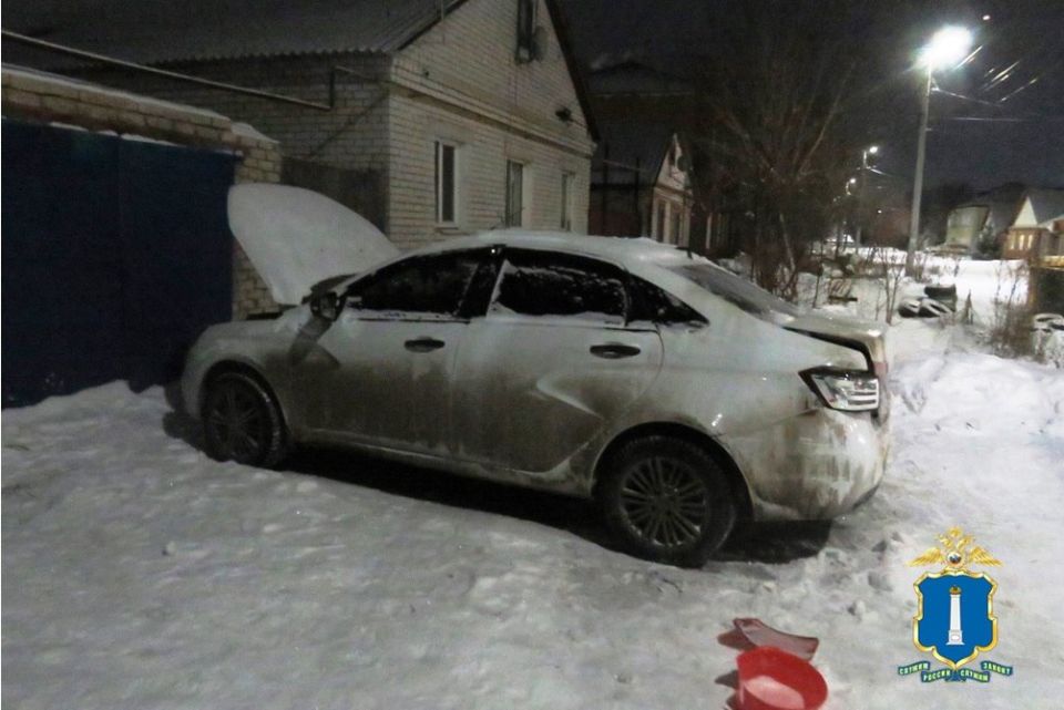 Димитровградские полицейские задержали подозреваемого в совершении поджога автомобиля соседа
