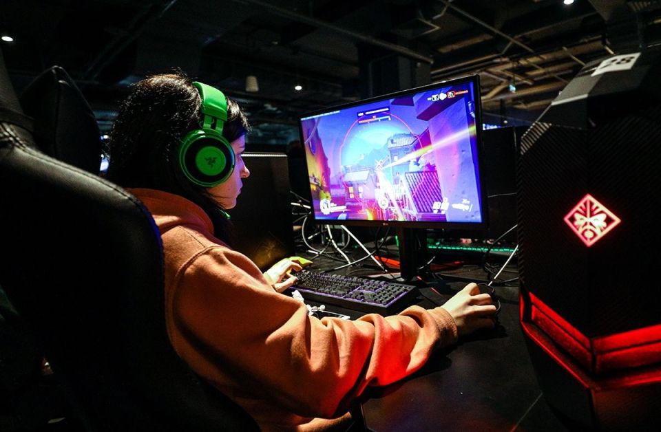 Игровая индустрия в 2025 году: потенциал заработка и новое поколение творцов