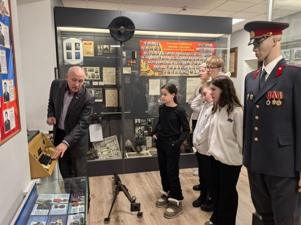 В рамках акции «Полицейский Дед Мороз» юные спортсмены из Республики Крым побывали в гостях у ульяновских полицейских