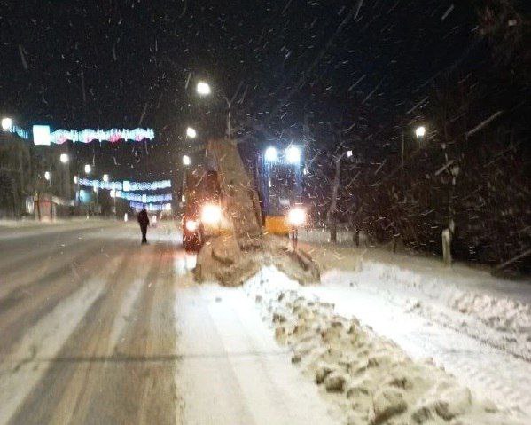 Дорожники Ульяновска задействовали в борьбе со снегопадом 154 единицы техники Дорожники Ульяновска задействовали в борьбе со снегопадом 154 единицы техники