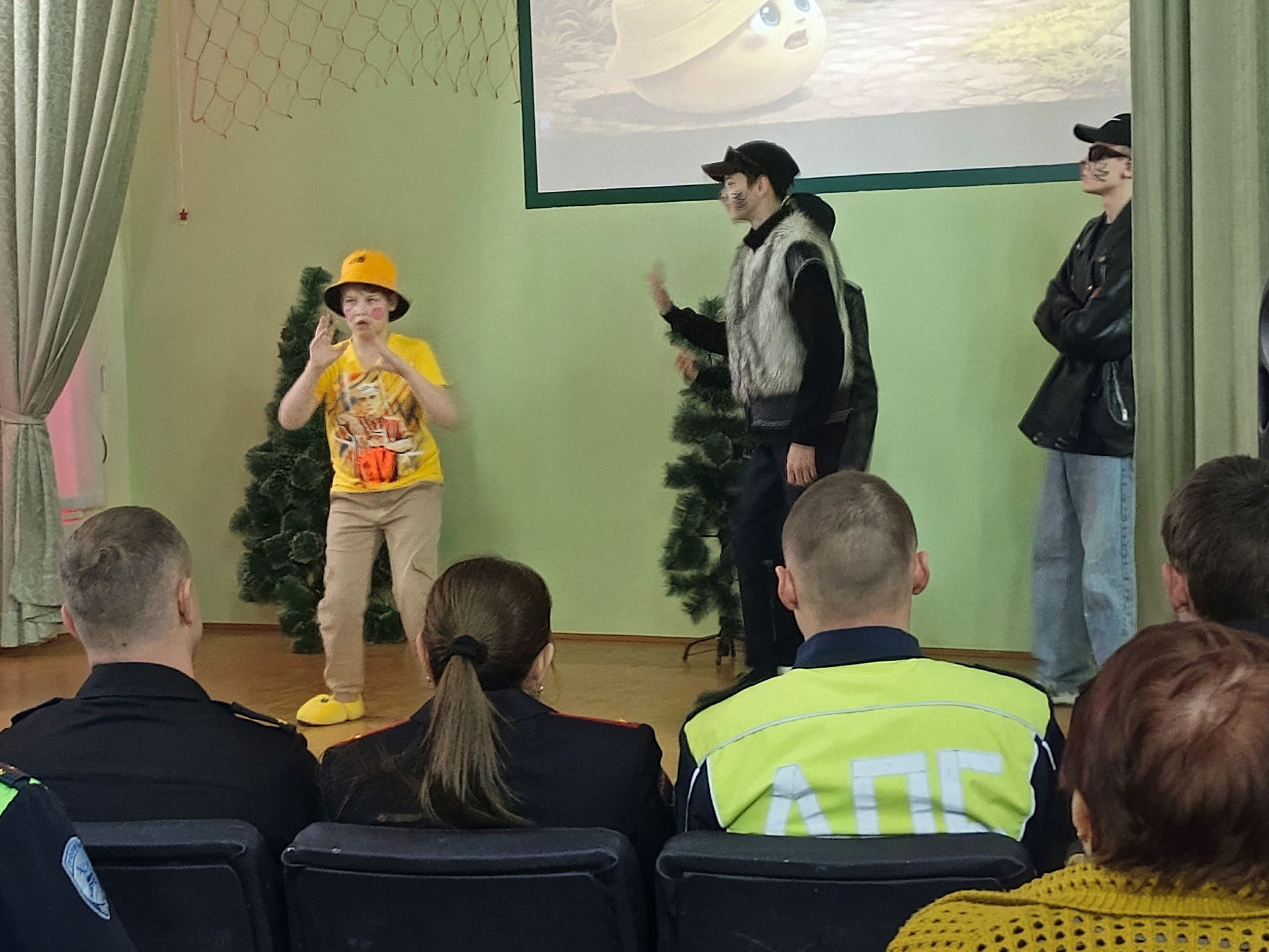 В Ульяновске продолжается Всероссийская акция «Полицейский Дед Мороз» В Ульяновске продолжается Всероссийская акция «Полицейский Дед Мороз»