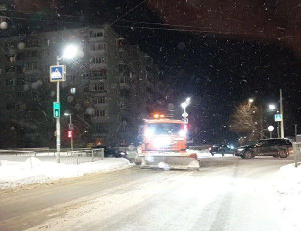Дорожники Ульяновска задействовали в борьбе со снегопадом 154 единицы техники Дорожники Ульяновска задействовали в борьбе со снегопадом 154 единицы техники