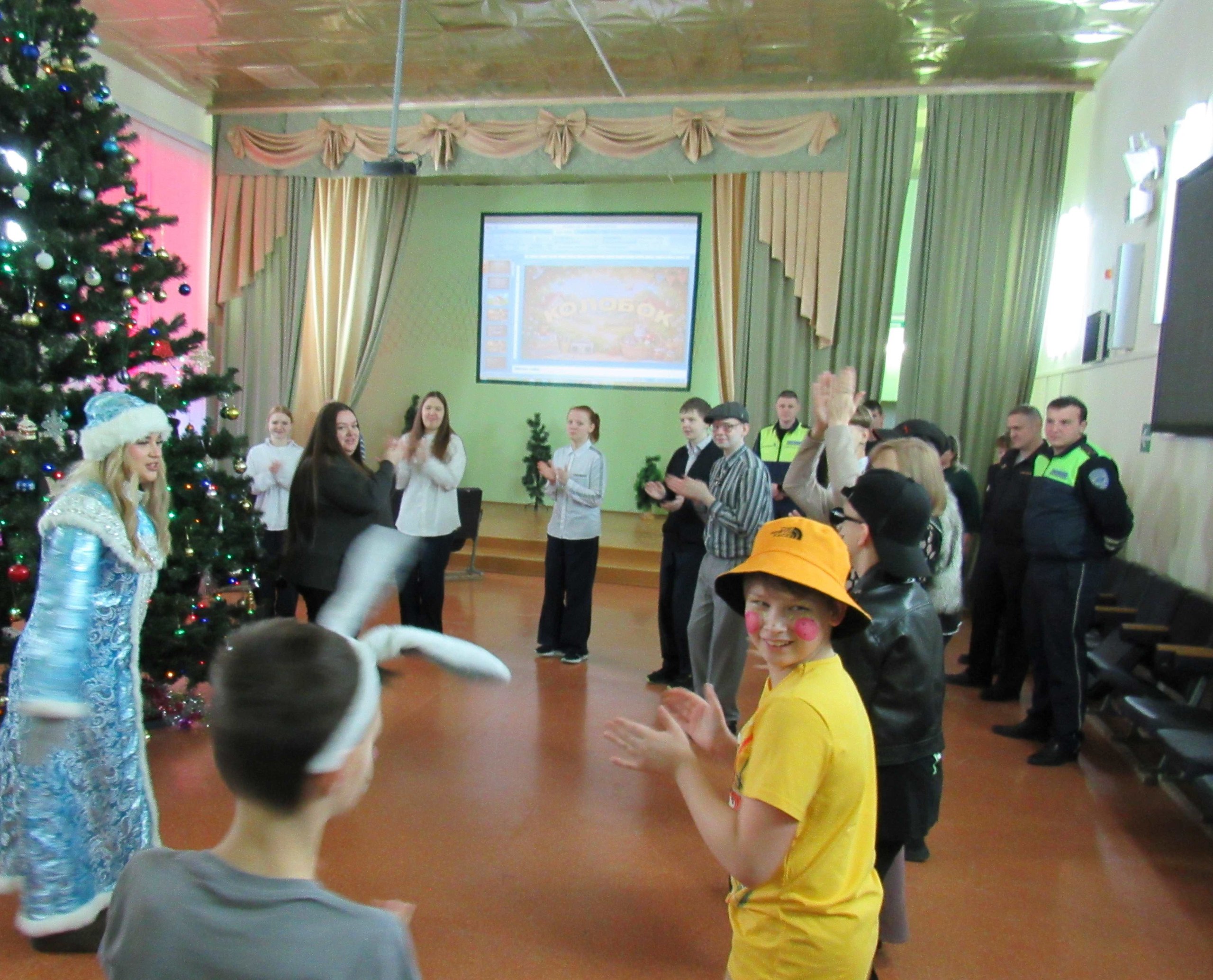 В Ульяновске продолжается Всероссийская акция «Полицейский Дед Мороз» В Ульяновске продолжается Всероссийская акция «Полицейский Дед Мороз»